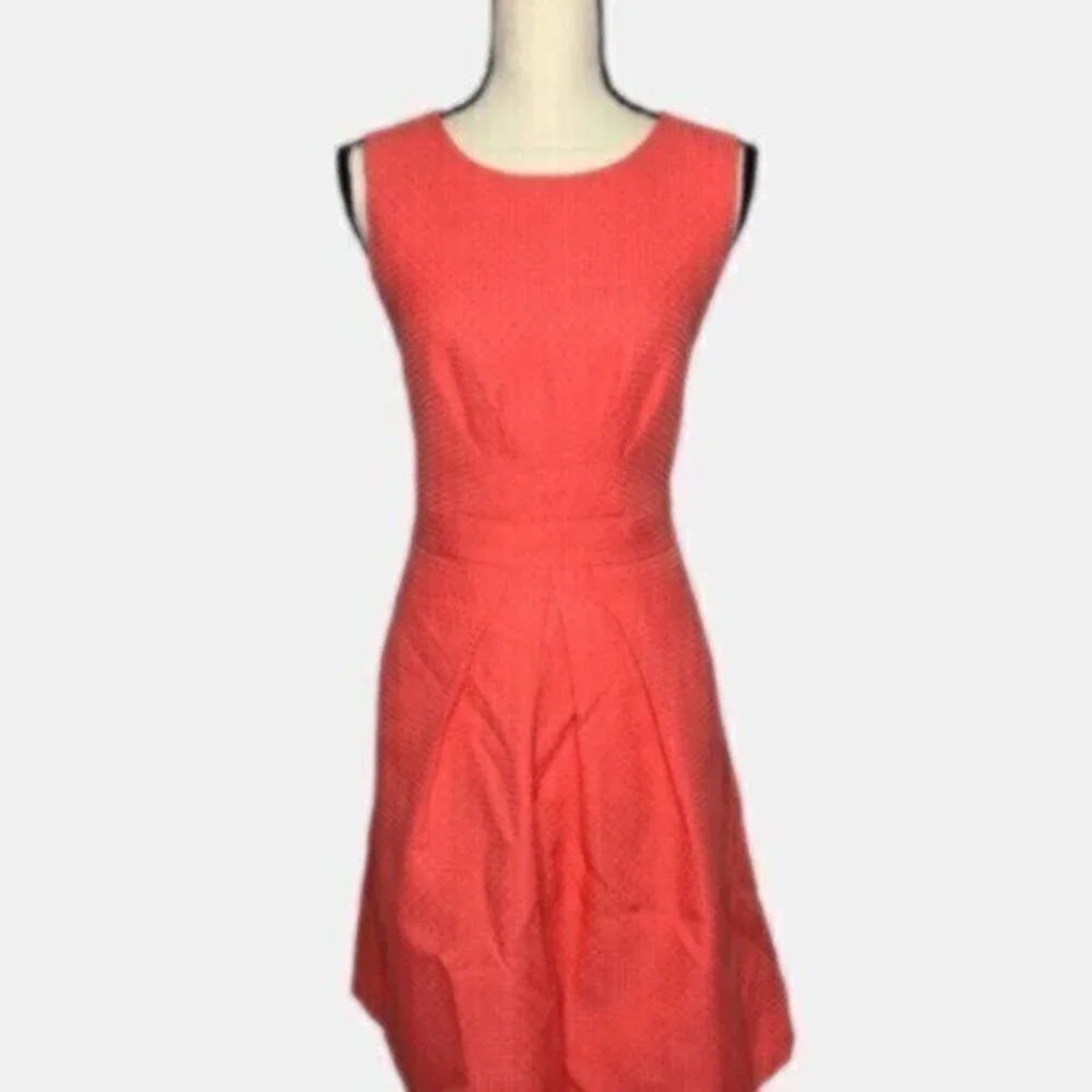 Tahari Coral sleeveless Sheath Fit & Flare Knee Length Office Dress - Picture 3 of 10